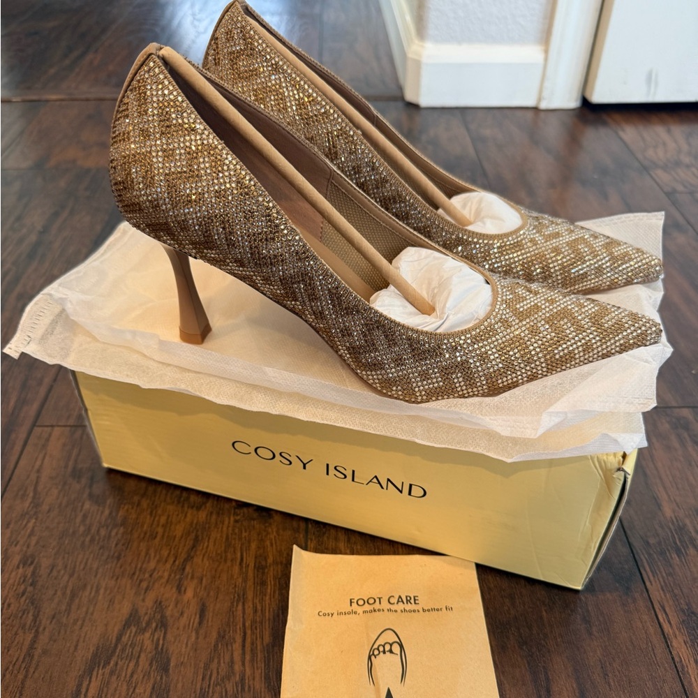 Cosy Island EternalPace Diamond Pointed Toe Heeled Pumps